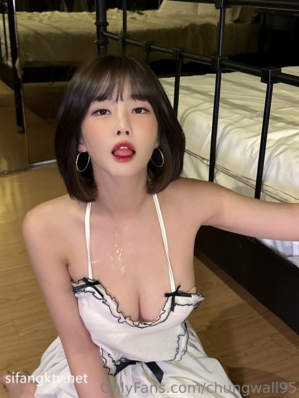 【2023-06-27】Naked foam bath video 🎥.m4v